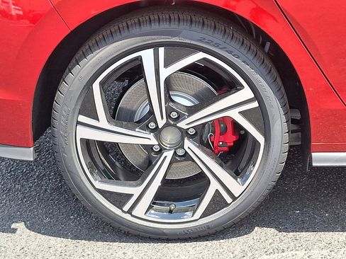 New 2025 Volkswagen GTI SE image 5