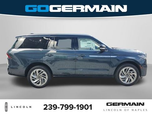 New 2025 Lincoln Navigator Reserve image 6