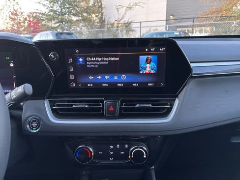 Used 2025 Chevrolet TrailBlazer LT image 18