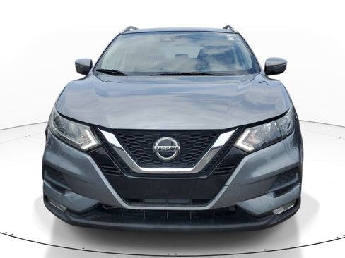 Used 2021 Nissan Rogue Sport SV FWD image 2