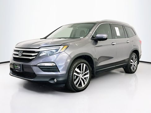 Used 2018 Honda Pilot Touring image 3