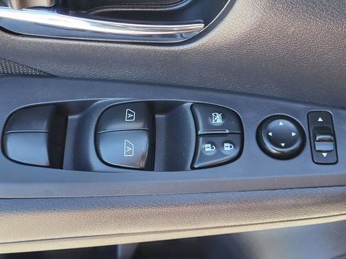 Certified 2023 Nissan Kicks SV FWD image 8
