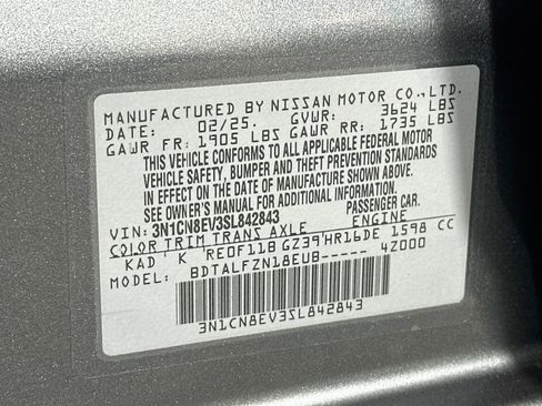 Used 2025 Nissan Versa SV FWD image 12