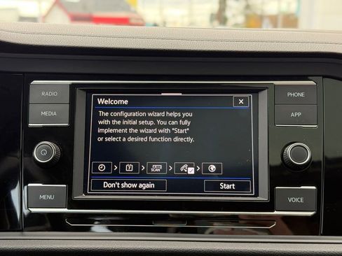 Used 2024 Volkswagen Jetta SE image 24