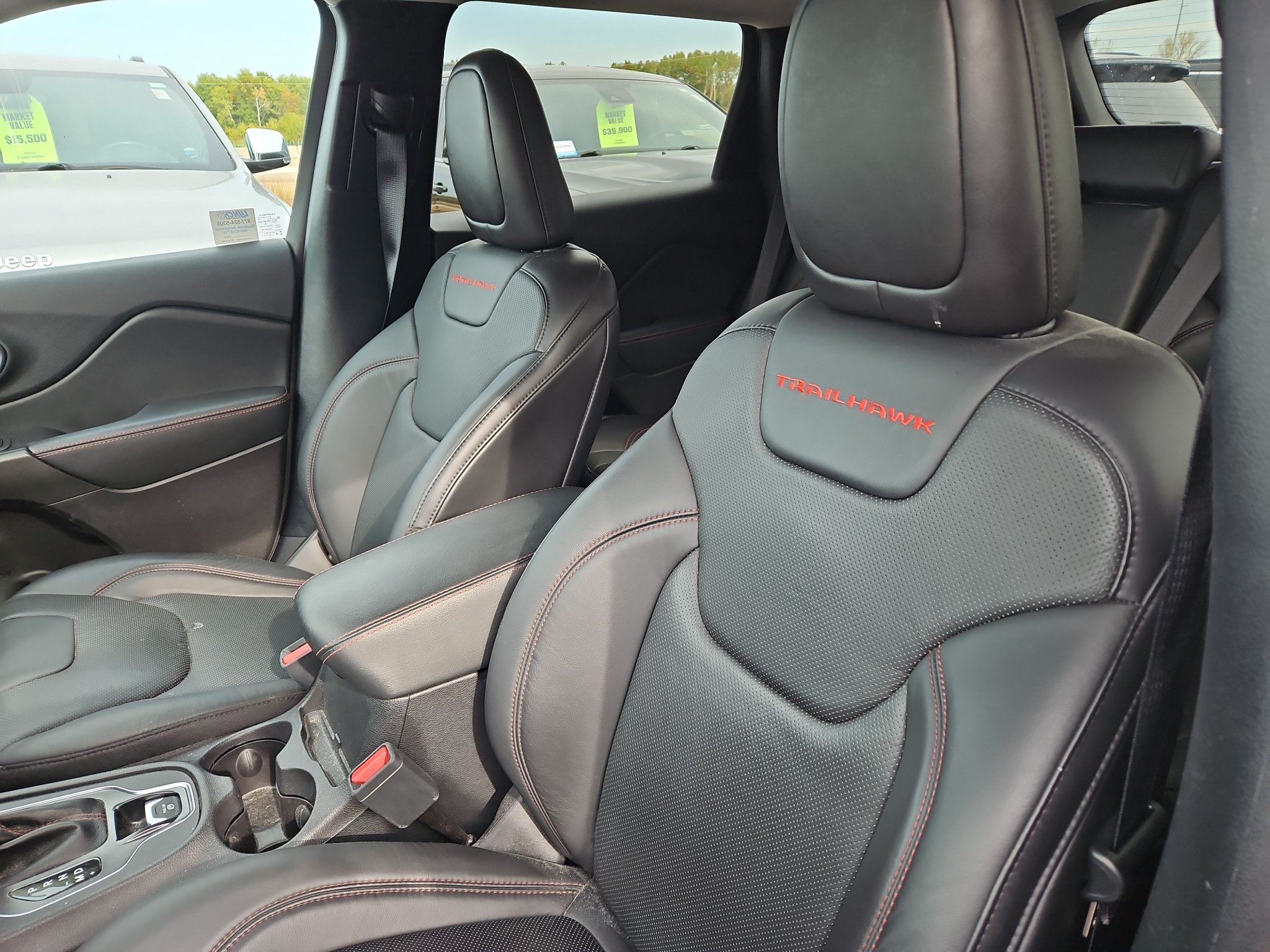 Used 2020 Jeep Cherokee Trailhawk AWD/4WD image 8