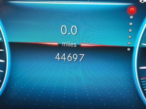 Certified 2023 Mercedes-Benz GLB 250 4MATIC image 16