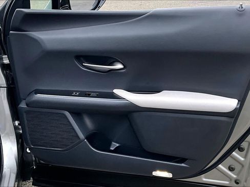 Used 2019 Lexus UX 250h w/ Premium Package image 22