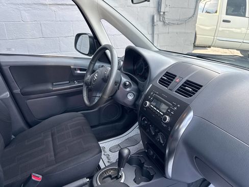 Used 2012 Suzuki SX4 Premium image 24