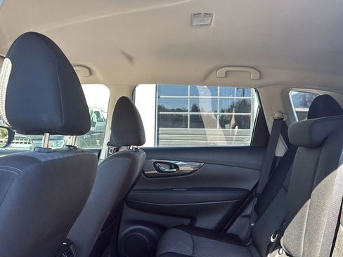 Used 2020 Nissan Rogue SV image 37