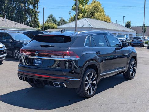 Certified 2024 Volkswagen Atlas Cross Sport SEL Premium R-Line AWD/4WD image 5