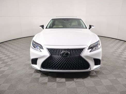 Used 2018 Lexus LS 500 w/ Accessory Package (Z2) image 2