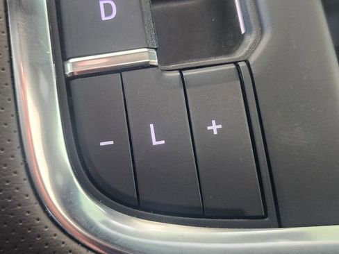 Used 2022 GMC Yukon XL SLT w/ SLT Premium Package image 41