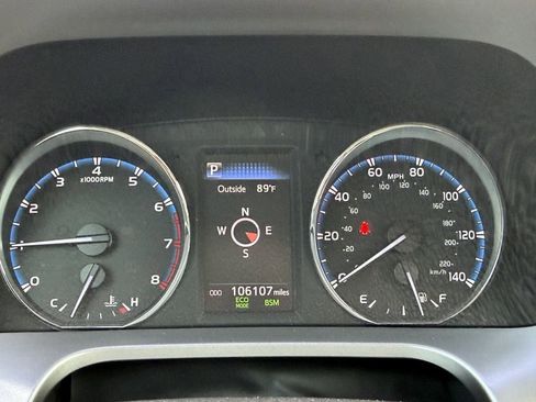 Used 2018 Toyota RAV4 Limited FWD image 31