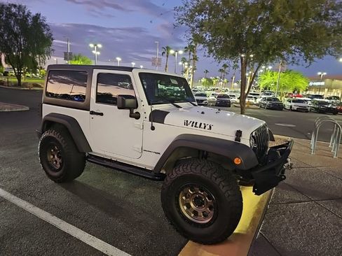 Used 2018 Jeep Wrangler Sport AWD/4WD image 4