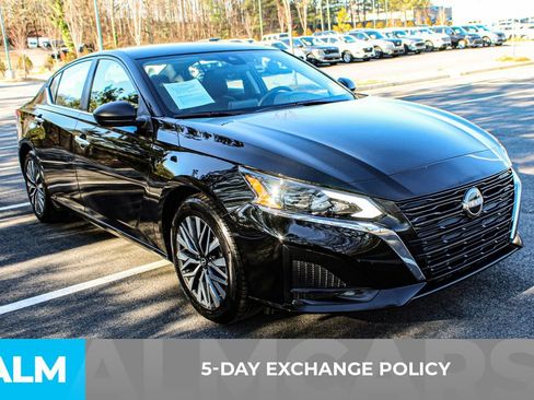 Used 2025 Nissan Altima 2.5 SV image 4