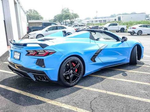 Used 2023 Chevrolet Corvette Stingray Premium Conv w/ Z51 Performance Package RWD image 7