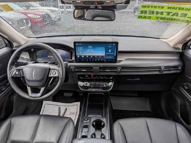 Used 2023 Lincoln Corsair AWD image 15