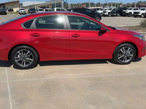 Used 2024 Kia Forte LXS image 9