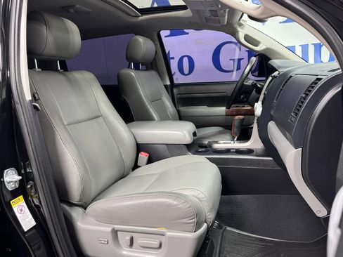Used 2013 Toyota Tundra Limited w/ Memory Pkg AWD/4WD image 9