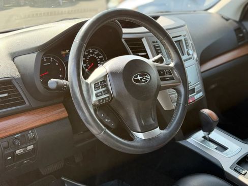 Used 2014 Subaru Outback 2.5i Limited w/ Moonroof Package AWD/4WD image 16