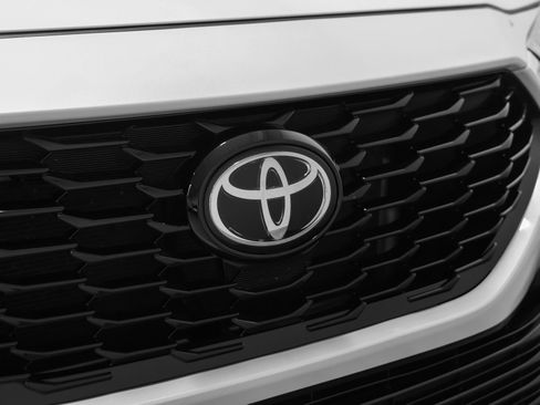 Used 2022 Toyota Highlander XSE image 16