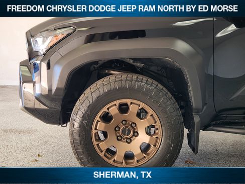 Used 2025 Toyota 4Runner Trailhunter image 5