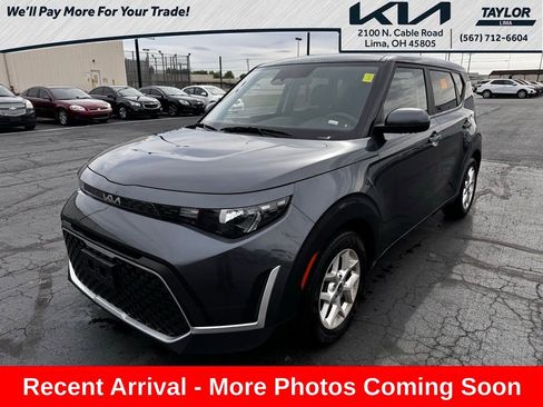 Used 2023 Kia Soul LX w/ Option Group 015 FWD image 1