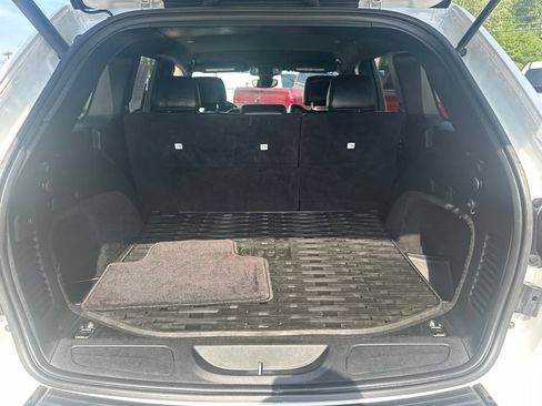Used 2018 Jeep Grand Cherokee Altitude AWD/4WD image 28