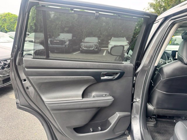 Used 2023 Toyota Highlander XLE w/ Protection Package #3 (TMS) AWD/4WD image 37