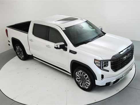 Used 2023 GMC Sierra 1500 Denali Ultimate AWD/4WD image 13