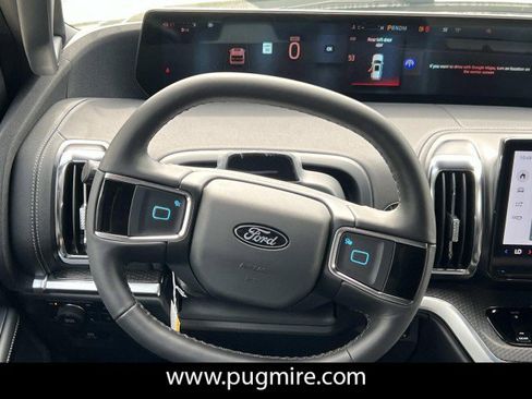 New 2026 Ford Expedition Platinum image 18