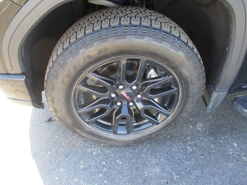 Used 2023 GMC Sierra 1500 Elevation w/ LPO, Elevation Black Package image 15