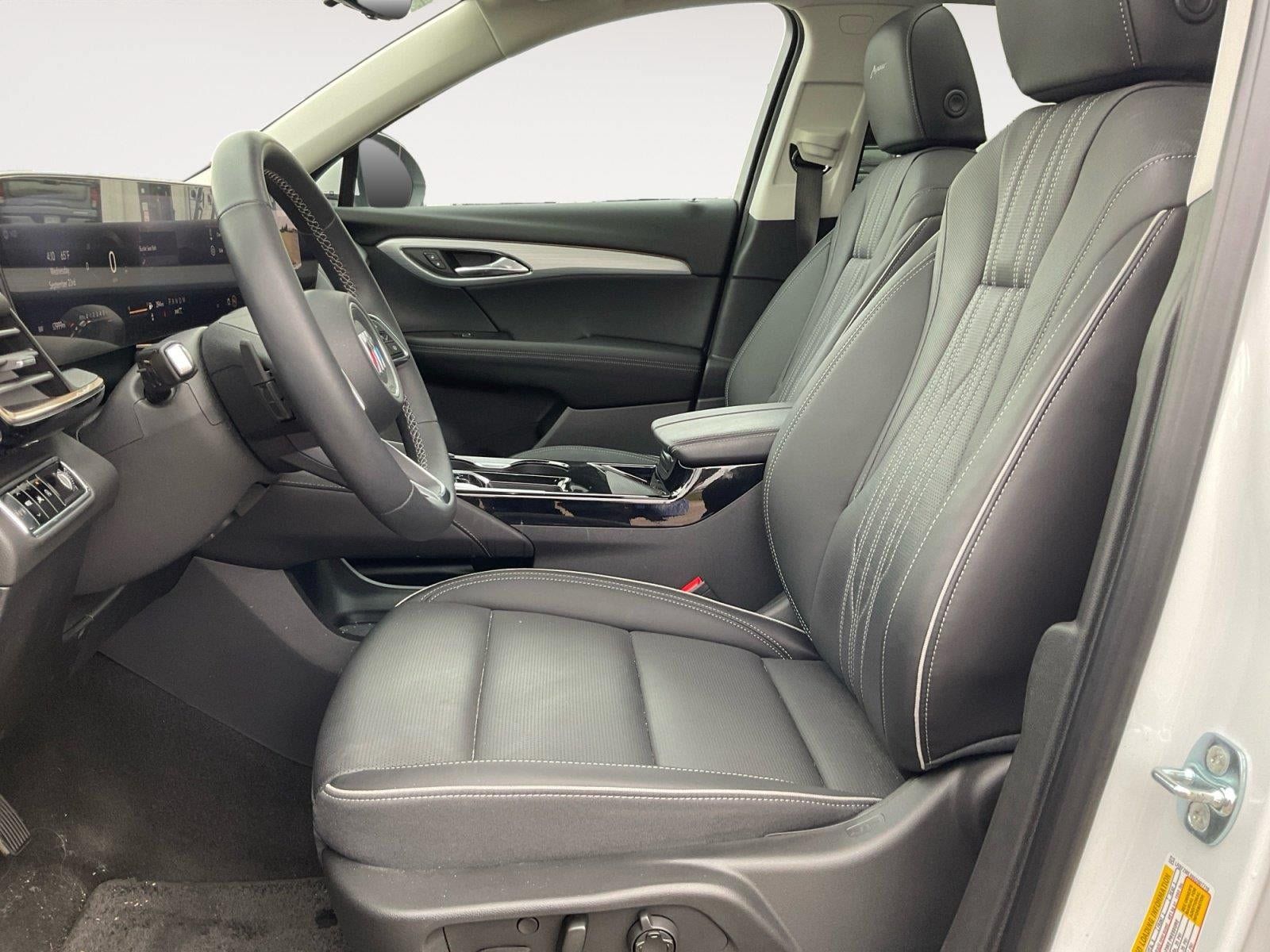 Used 2025 Buick Envision Avenir AWD/4WD image 9