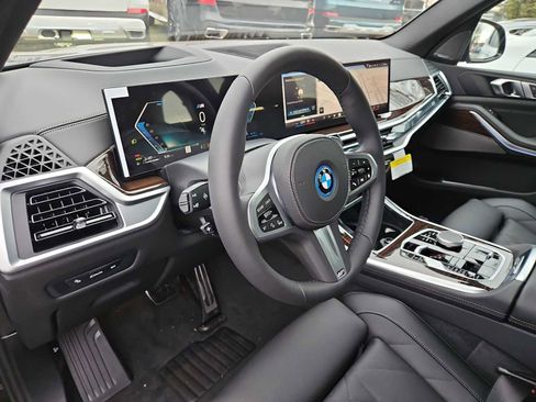 New 2026 BMW X5 xDrive50e w/ M Sport Package image 10
