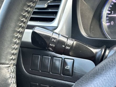Used 2016 Toyota Highlander XLE FWD image 32