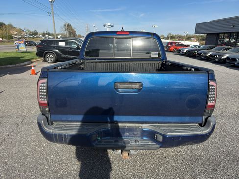 Used 2014 Toyota Tacoma PreRunner w/ TRD Sport Package image 6