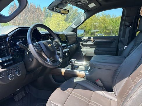 Used 2023 Chevrolet Silverado 1500 High Country w/ Technology Package image 11