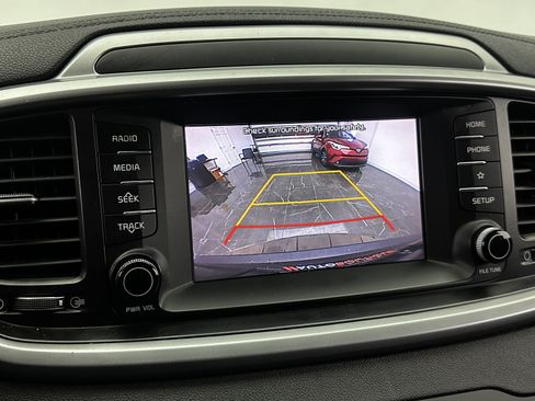 Used 2019 Kia Sorento LX image 19