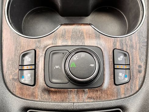 Used 2023 GMC Acadia Denali w/ Denali Ultimate Package FWD image 19