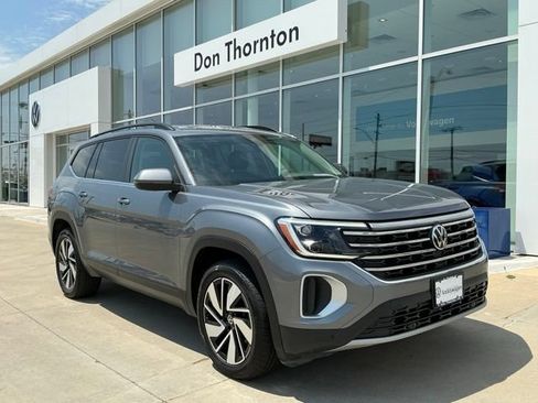 Used 2025 Volkswagen Atlas SE AWD/4WD image 1