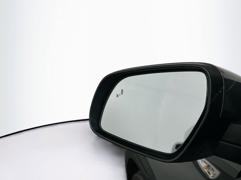 Used 2025 Hyundai Venue SEL image 16