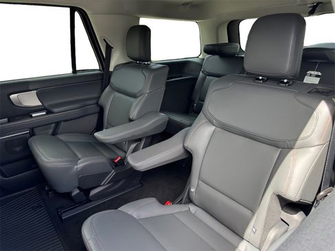 New 2025 Ford Expedition Active image 13