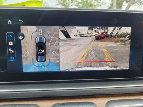 Used 2025 Mercedes-Benz GLS 450 4MATIC image 24