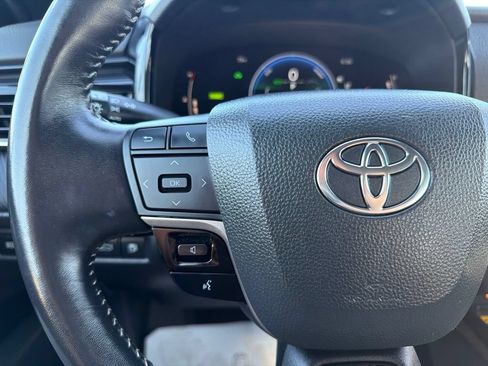 Used 2025 Toyota Camry SE FWD image 24