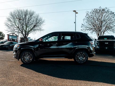 Used 2023 Jeep Compass Limited image 4