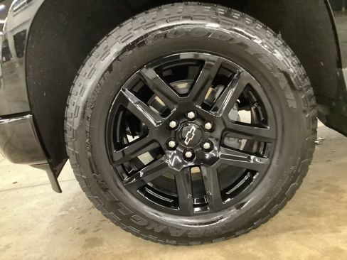 Used 2025 Chevrolet Silverado 1500 RST w/ Convenience Package II AWD/4WD image 27