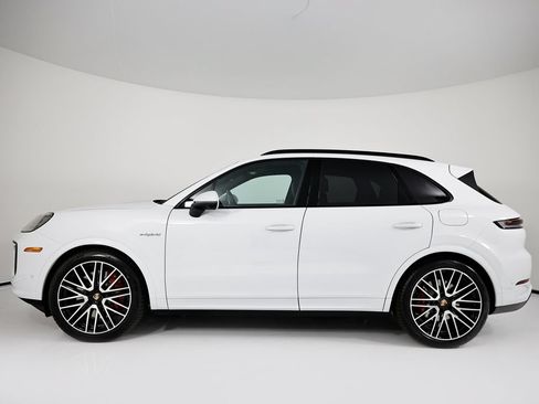 New 2026 Porsche Cayenne S AWD/4WD image 2