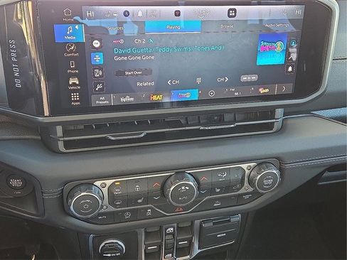 New 2026 Jeep Gladiator Sport image 18