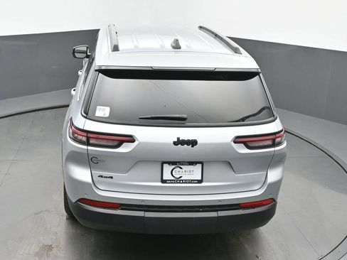 Used 2024 Jeep Grand Cherokee L Laredo AWD/4WD image 44