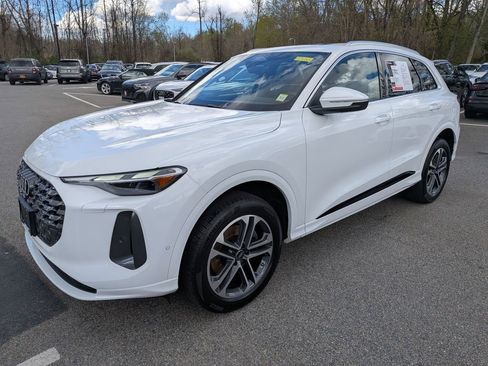 Used 2025 Audi Q5 Premium w/ 19" Wheel Package image 7